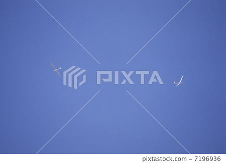 Blue sky and glider 7196936