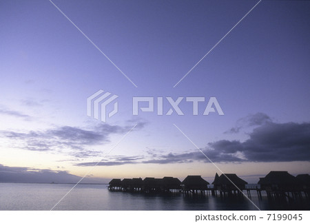 Dawn's water cottage 7199045