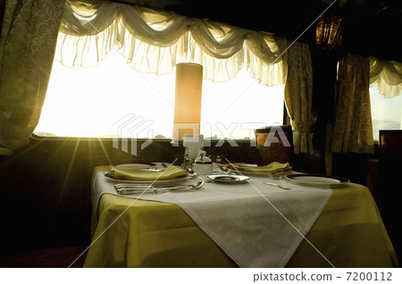 Restaurant car 7200112