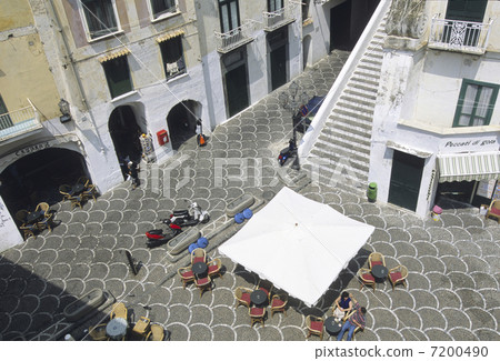 In the city of Italy 7200490