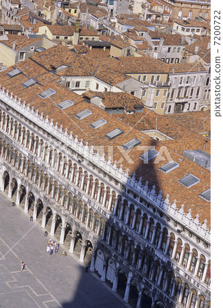 Shadow of the bell tower at St. Mark's Square 7200722