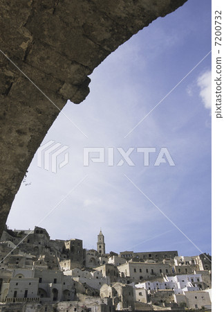 Arch and cave dwelling Arch and cave dwelling 7200732