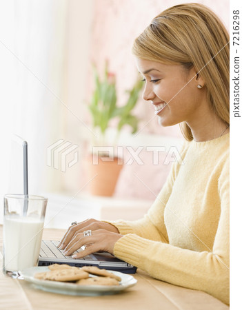 BLD040872 BLD040872 7216298