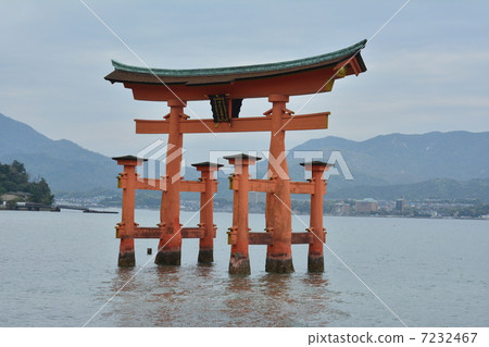 Toriijima Shrine的鳥居 7232467