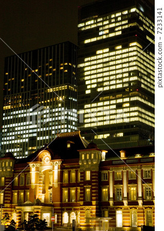 Night view of Tokyo station and building group Night view of Tokyo station and building group 7233141
