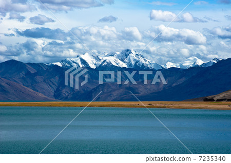 Dawn at Tso Moriri Lake. View on Himalaya mountains. India, Ladakh 7235340