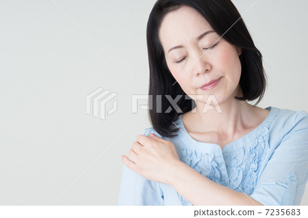 Senior women 7235683