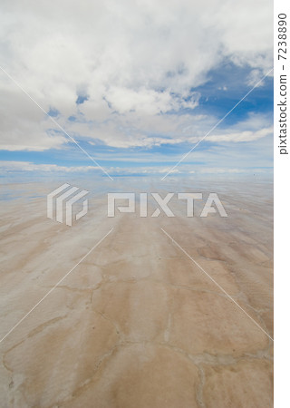 salar de uyuni, salt lake in bolivia 7238890