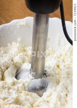 Blender in curd 7239821