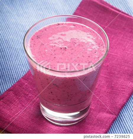 blueberry smoothie 7239825