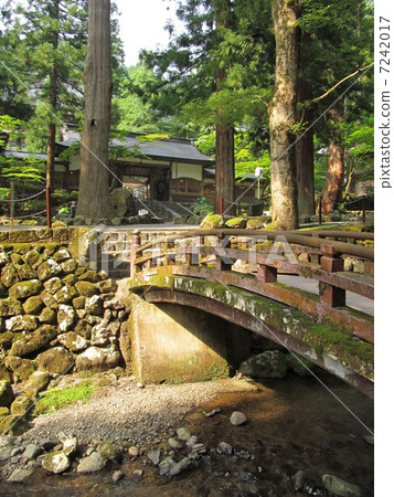 Eiheiji Temple gate and a bridge 7242017
