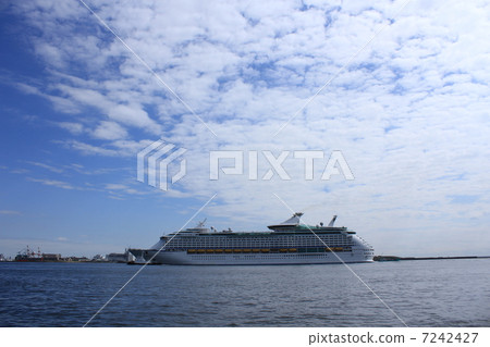 Asian first passenger boat 7242427
