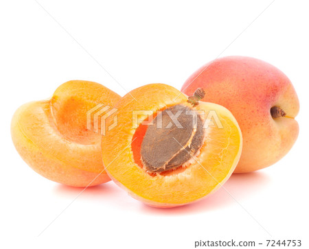 Ripe apricot fruit 7244753