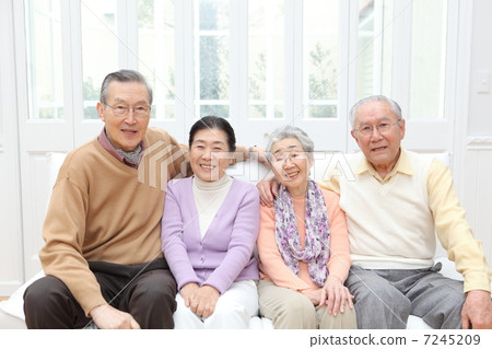Senior couple 7245209