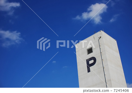 多層停車場藍天 7245406