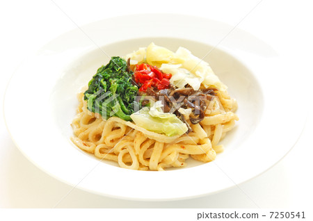 Delicious Udon Udon noodles Delicious Udon Udon noodles 7250541