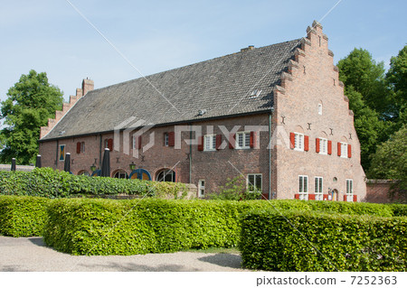 Coach house of Doorwerth castle (the Netherlands) 7252363