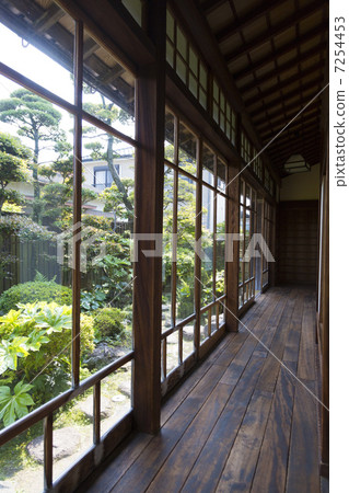 一個老私人住宅的邊緣 7254453