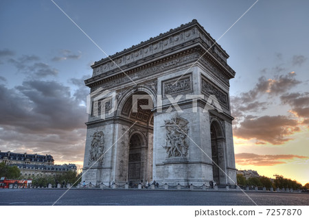 Arc de Triomphe Paris in France 7257870