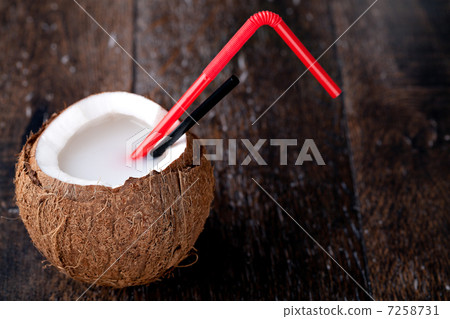 Coconut cocktail 7258731