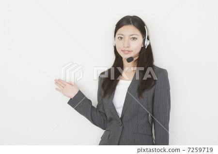 Female operator 7259719