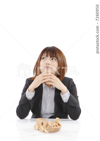 A gloomy woman in a traffic accident 7260950