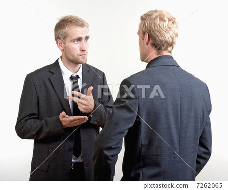 two businessmen discussing 7262065