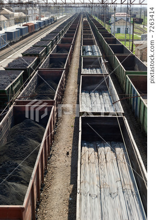 Freight trains 7263414