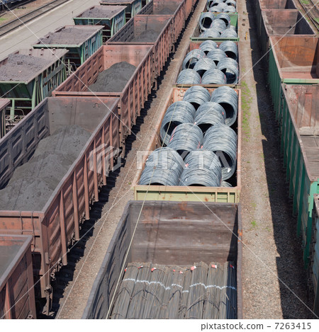 Freight trains 7263415