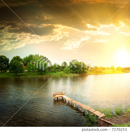 lake in the evening 7270253