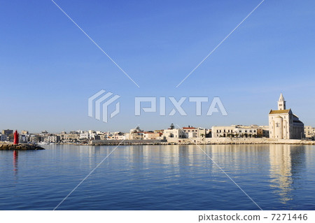 Trani Trani townscape ocean landscape Trani Trani townscape ocean landscape 7271446