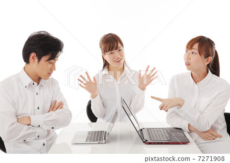 Young office workers 7271908