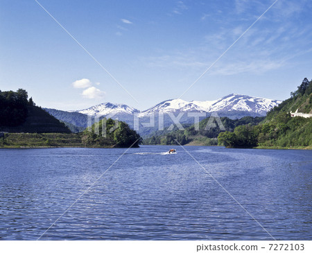 Tsukiyama Lake and Tsukishan 7272103
