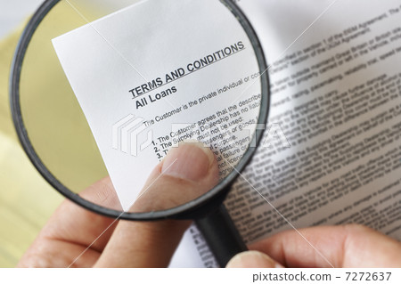 Magnifying glass 7272637