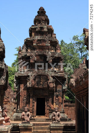 Banteay Sleigh North Tower (Toyo Mona Lisa statue) 7274245
