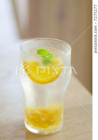 Orange soda 7275277