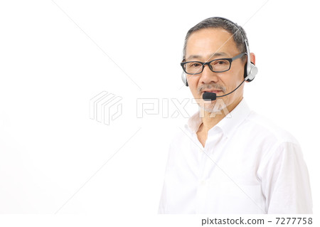 Senior men who wear headsets 7277758