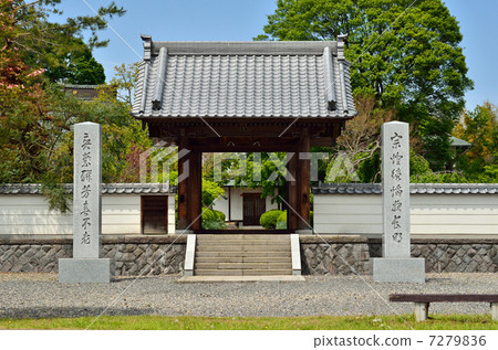 走在Tatebayashi / Zencho-ji寺門 走在Tatebayashi / Zencho-ji寺門 7279836