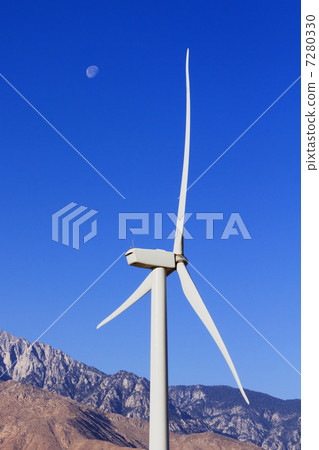 Wind turbine 7280330