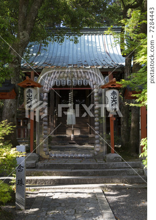 The main shrine of Akayama Zen temple and a regular jewel 7284443