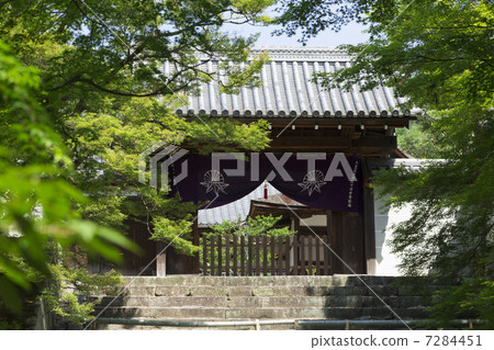 The Tsutsugu gate at Mansyuin Monument The Tsutsugu gate at Mansyuin Monument 7284451