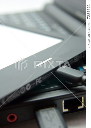 Ebook reader and laptop computer 7285321
