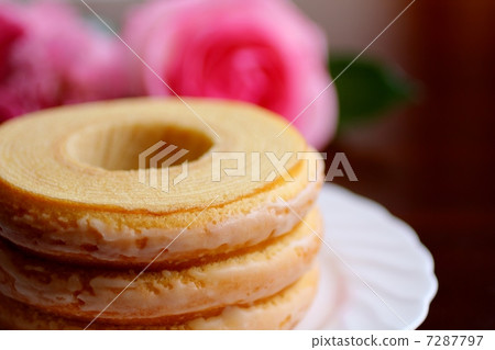 Baumkuchen和鮮花 Baumkuchen和鮮花 7287797