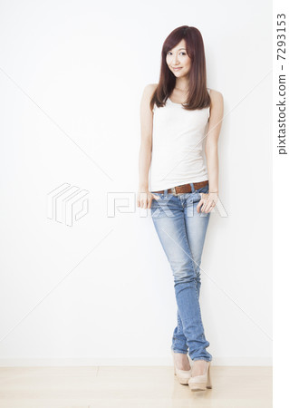 Women in jeans Women in jeans 7293153