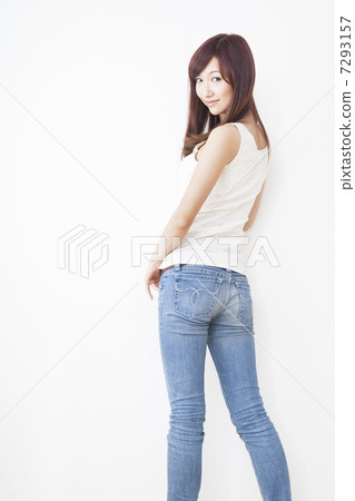 穿牛仔褲的女人 穿牛仔褲的女人 7293157