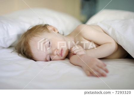 Adorable toddler girl sleeping 7293320