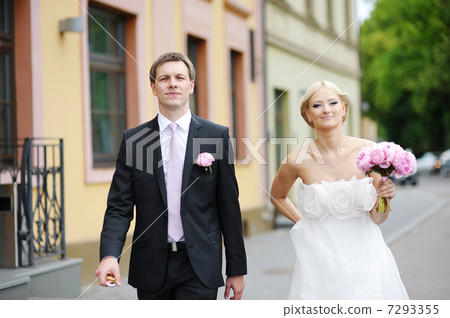 Bride and groom 7293355