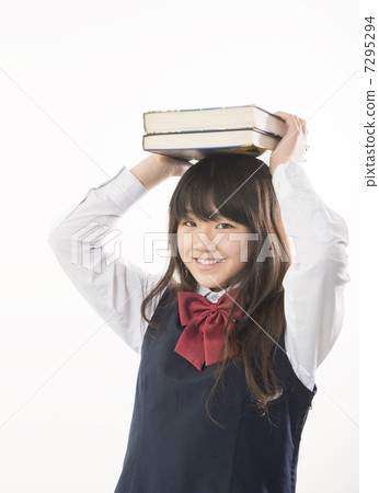 Junior high school students and textbooks 7295294