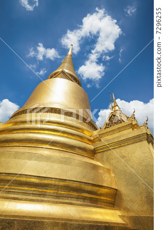 Golden stupa at Grand Palace, Bangkok Golden stupa at Grand Palace, Bangkok 7296255