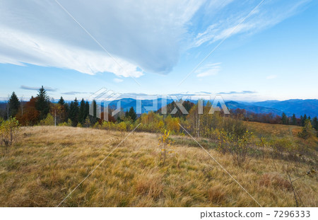 Morning autumn mountain landscape Morning autumn mountain landscape 7296333